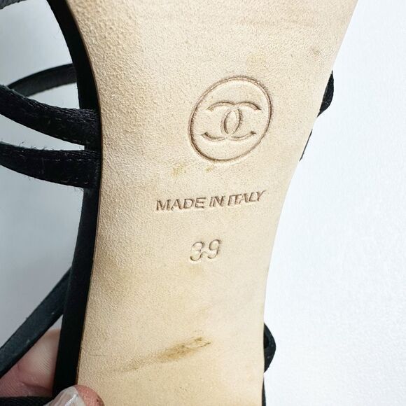 CHANEL Black Gold Heels Size 39 US 8.5 Interlocking CC Logo Slingback Sandal - Picture 12 of 13